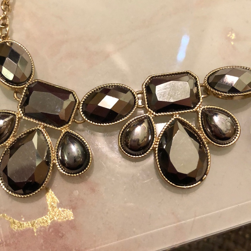 BOGO🛍✨Statement Necklace - Picture 4 of 5